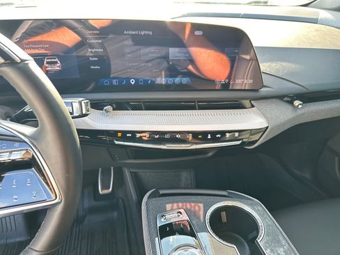 Certified 2025 Cadillac Optiq Sport 1 w/ LPO, Floor Liner Package AWD/4WD image 26