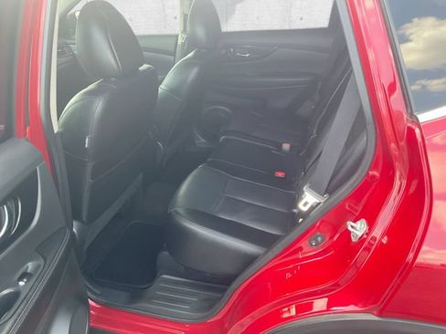 Used 2017 Nissan Rogue SL FWD image 13