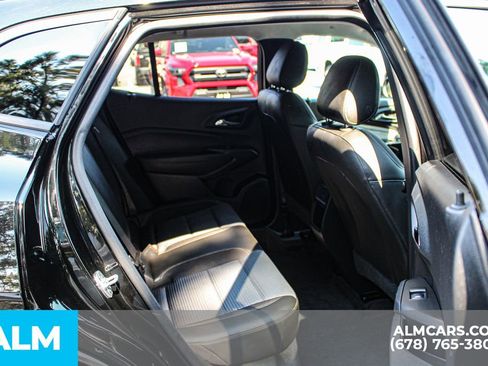 Used 2024 Chevrolet Trax LT image 19