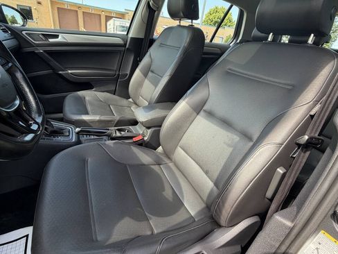 Used 2015 Volkswagen Golf S FWD image 10