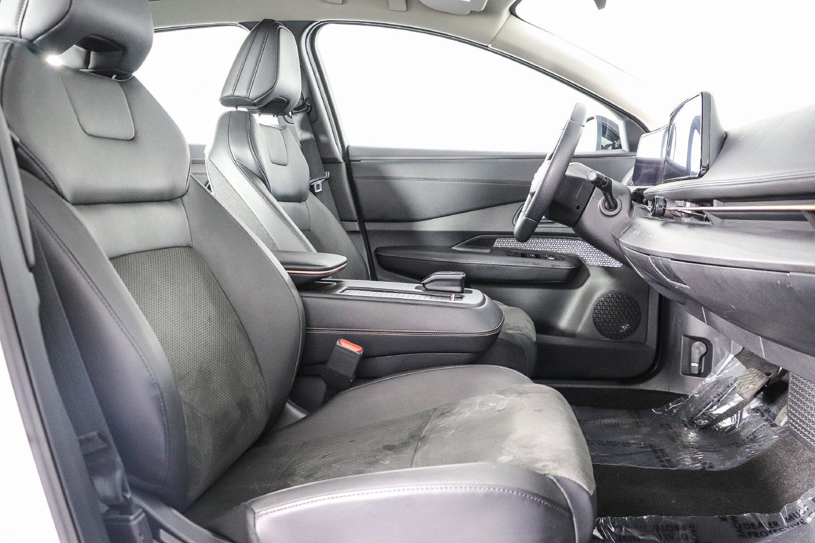 Used 2024 Nissan Ariya FWD image 17