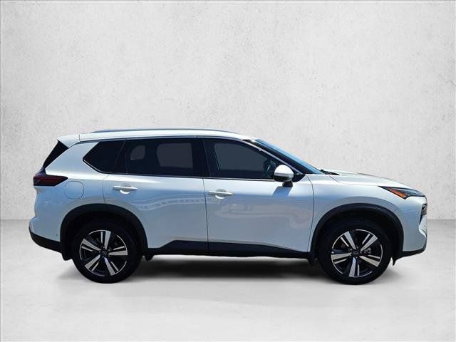 Used 2024 Nissan Rogue SL AWD/4WD image 4