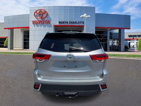 Used 2018 Toyota Highlander Limited AWD/4WD image 5