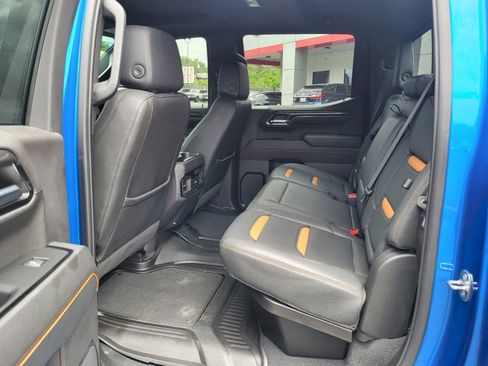 Used 2024 GMC Sierra 1500 AT4 w/ Technology Package AWD/4WD image 18