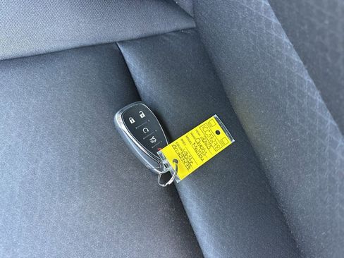 Used 2023 Chevrolet Malibu LT image 32