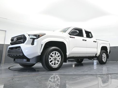 Used 2024 Toyota Tacoma SR AWD/4WD image 57
