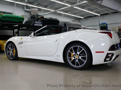 Used 2013 Ferrari California image 5