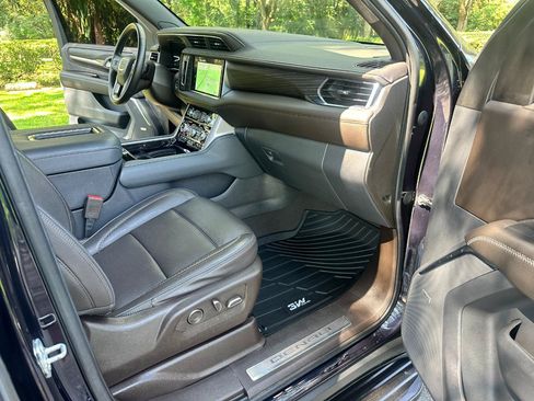 Used 2023 GMC Yukon Denali w/ LPO, Floor Liner Package RWD image 31