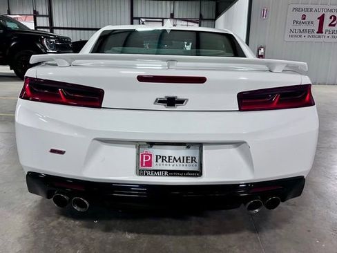 Used 2017 Chevrolet Camaro SS image 4