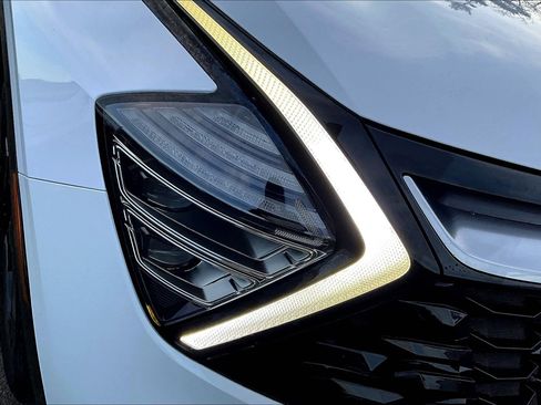 Used 2023 Kia Sportage SX image 23