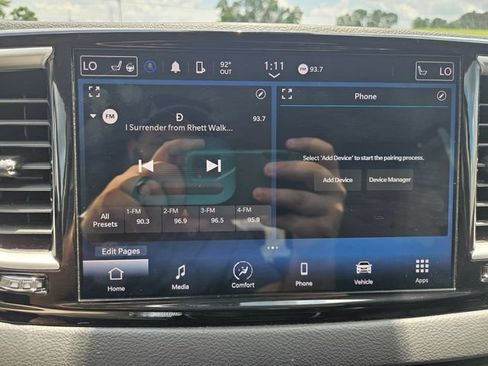 Used 2024 Chrysler Pacifica Touring-L FWD image 19