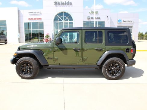 Used 2023 Jeep Wrangler Unlimited Sport AWD/4WD image 3