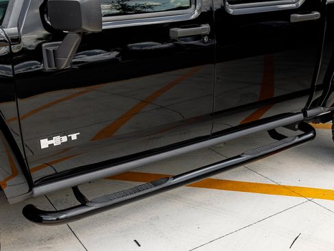 Used 2010 HUMMER H3T Adventure image 18