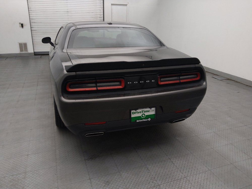 Used 2019 Dodge Challenger SXT w/ Blacktop Package RWD image 6