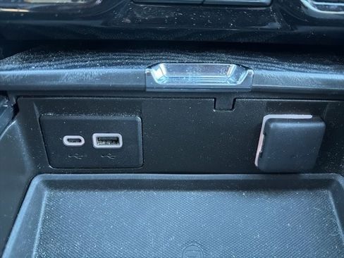 Used 2023 GMC Yukon Denali image 24