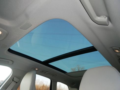 Certified 2023 Volvo XC60 T8 Core image 25