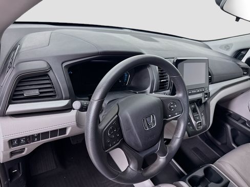 Used 2023 Honda Odyssey EX image 11