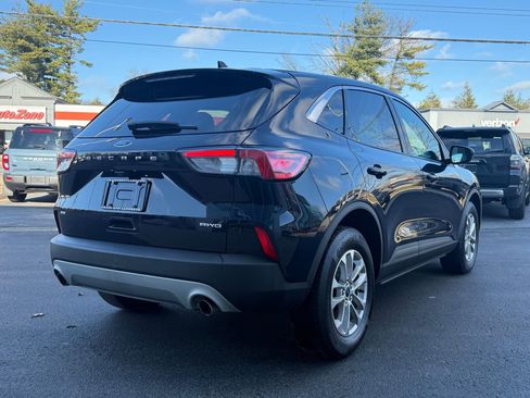Used 2021 Ford Escape SE image 4