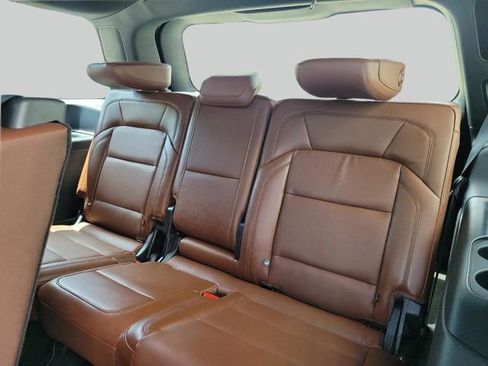 Used 2025 Lincoln Navigator Reserve AWD/4WD image 11