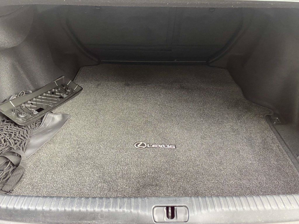 Used 2016 Lexus RC 200t RWD image 10