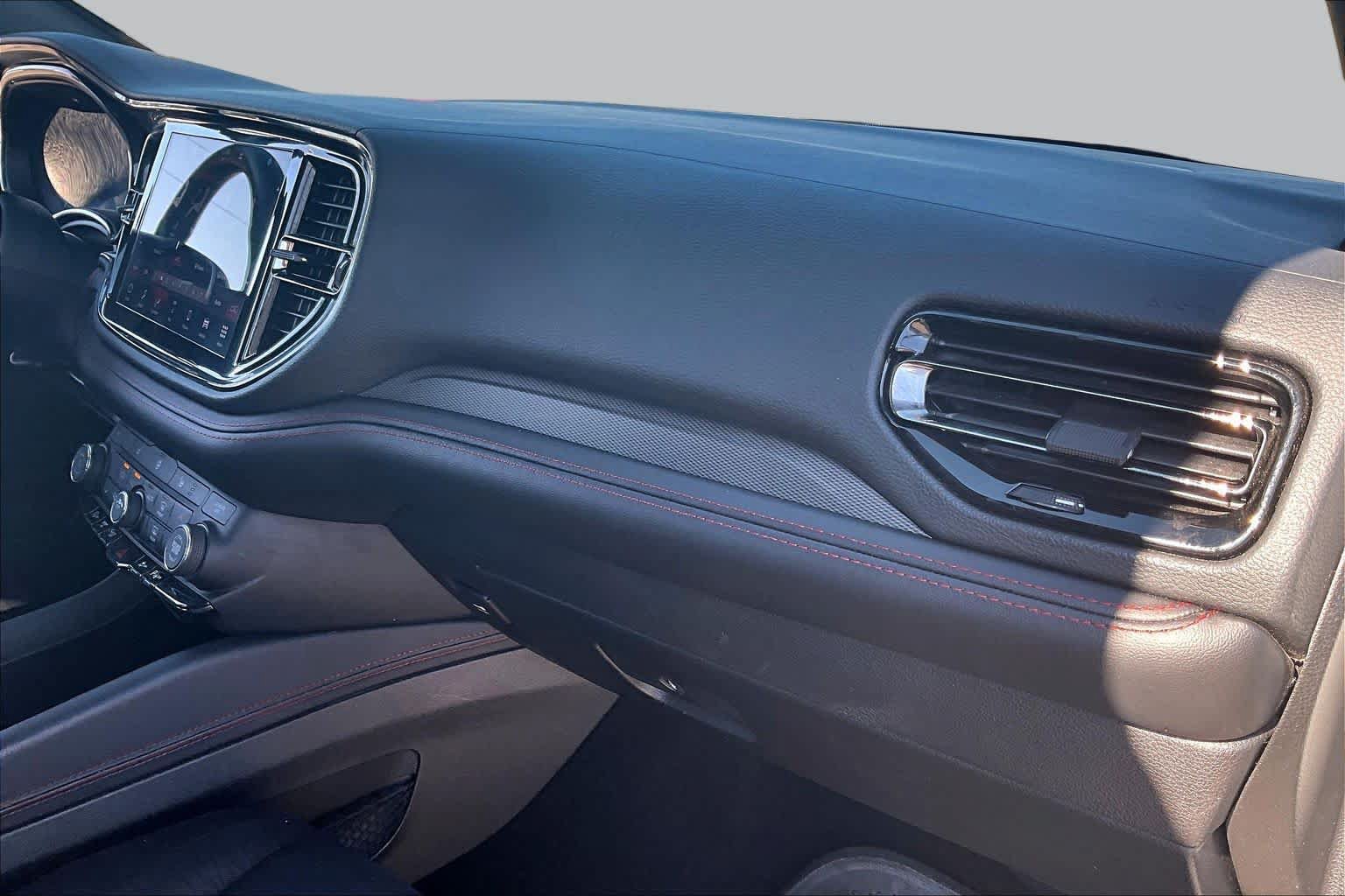 Used 2025 Dodge Durango GT RWD image 19