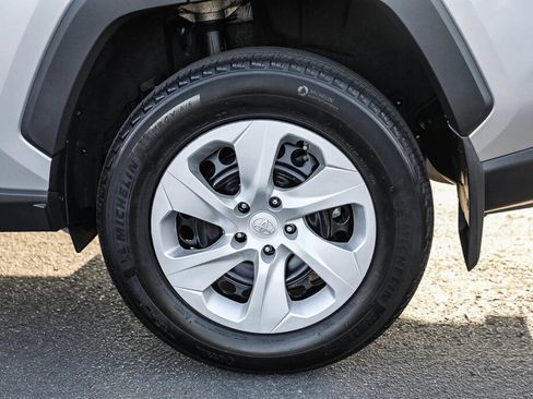 Certified 2022 Toyota RAV4 LE w/ Carpet Mat Package (TMS) AWD/4WD image 27