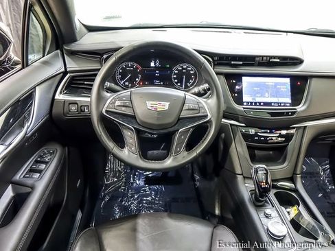 Certified 2025 Cadillac XT5 Premium Luxury AWD/4WD image 3