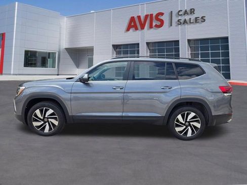Used 2025 Volkswagen Atlas SE FWD image 11