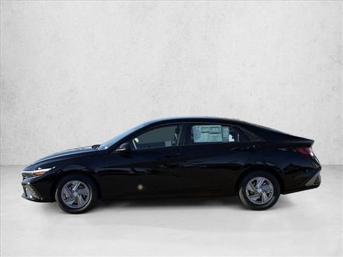 New 2026 Hyundai Elantra SE image 9