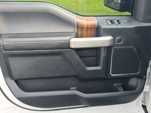 Used 2016 Ford F150 Lariat w/ Equipment Group 502A Luxury AWD/4WD image 7