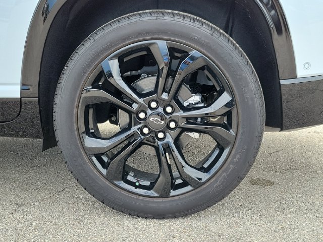 New 2027 Chevrolet Traverse RS FWD image 3