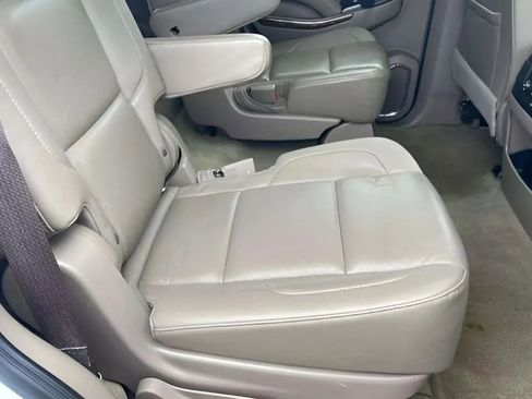 Used 2018 GMC Yukon SLT w/ Premium Edition image 48