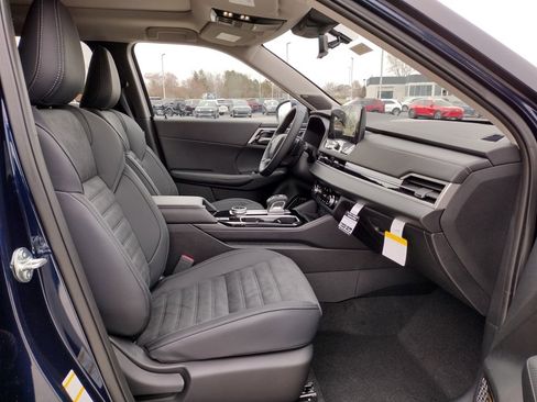 New 2026 Mitsubishi Outlander SE image 11