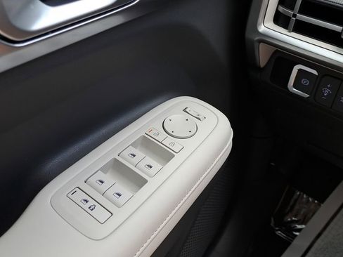 Used 2025 Hyundai Santa Fe SEL image 24