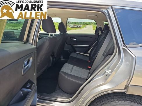 Used 2025 Nissan Rogue SV FWD image 24
