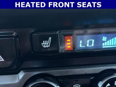 Used 2018 Toyota Tacoma TRD Sport AWD/4WD image 6