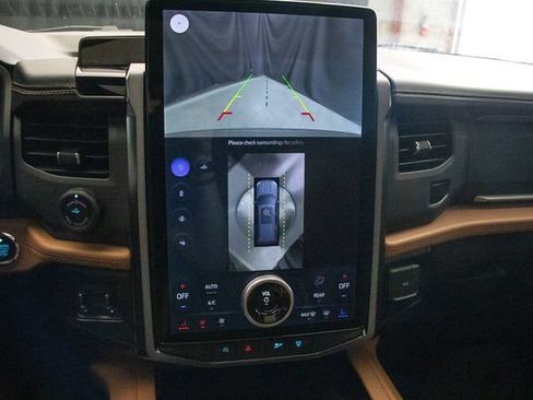 Used 2024 Ford Expedition Max Platinum AWD/4WD image 37