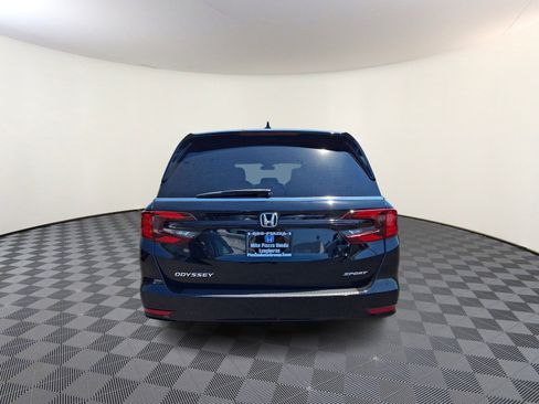 Used 2024 Honda Odyssey Sport image 6