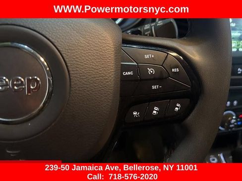 Used 2023 Jeep Cherokee Altitude Lux AWD/4WD image 38