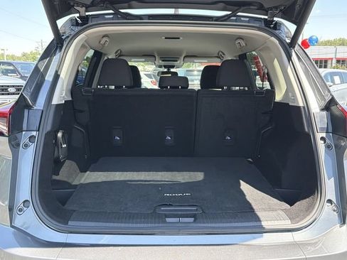 Used 2025 Nissan Rogue SV FWD image 25