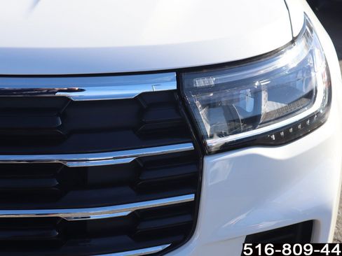 Used 2025 Ford Explorer Active image 12