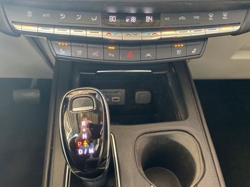 Used 2022 Cadillac XT4 Premium Luxury image 8