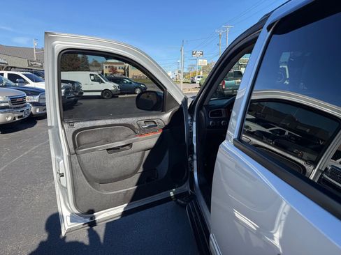 Used 2012 Chevrolet Avalanche LT w/ All-Star Edition image 31