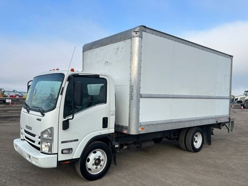 Used 2018 Isuzu NPR RWD image 3