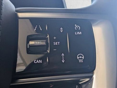 Used 2024 Land Rover Range Rover SV AWD/4WD image 14