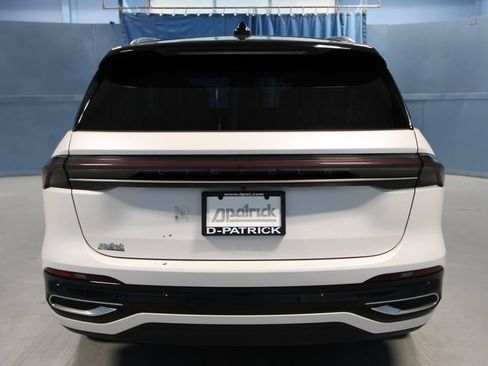 Used 2025 Lincoln Nautilus Reserve AWD/4WD image 39
