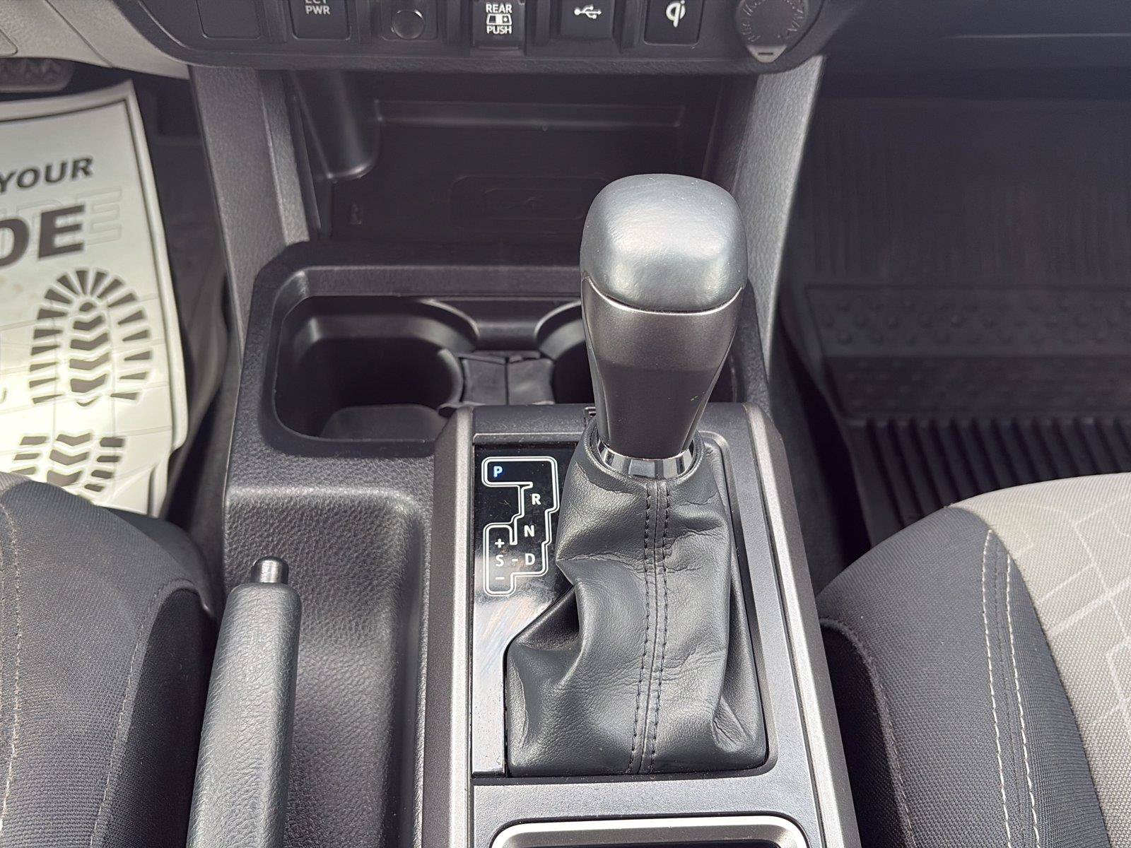 Used 2022 Toyota Tacoma TRD Off-Road AWD/4WD image 30