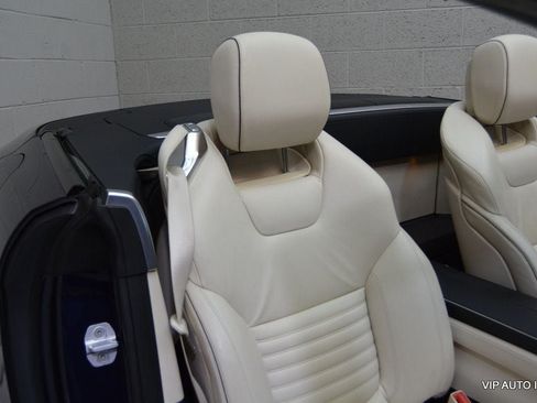 Used 2013 Mercedes-Benz SL 550 image 18