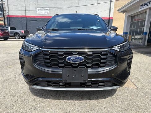 Used 2023 Ford Escape ST-Line w/ Tech Pack #1 AWD/4WD image 2