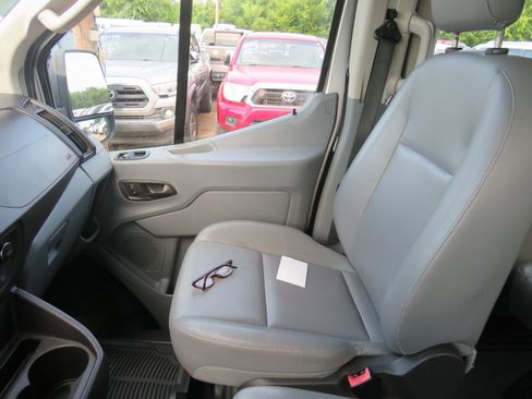 Used 2015 Ford Transit 350 XL image 19